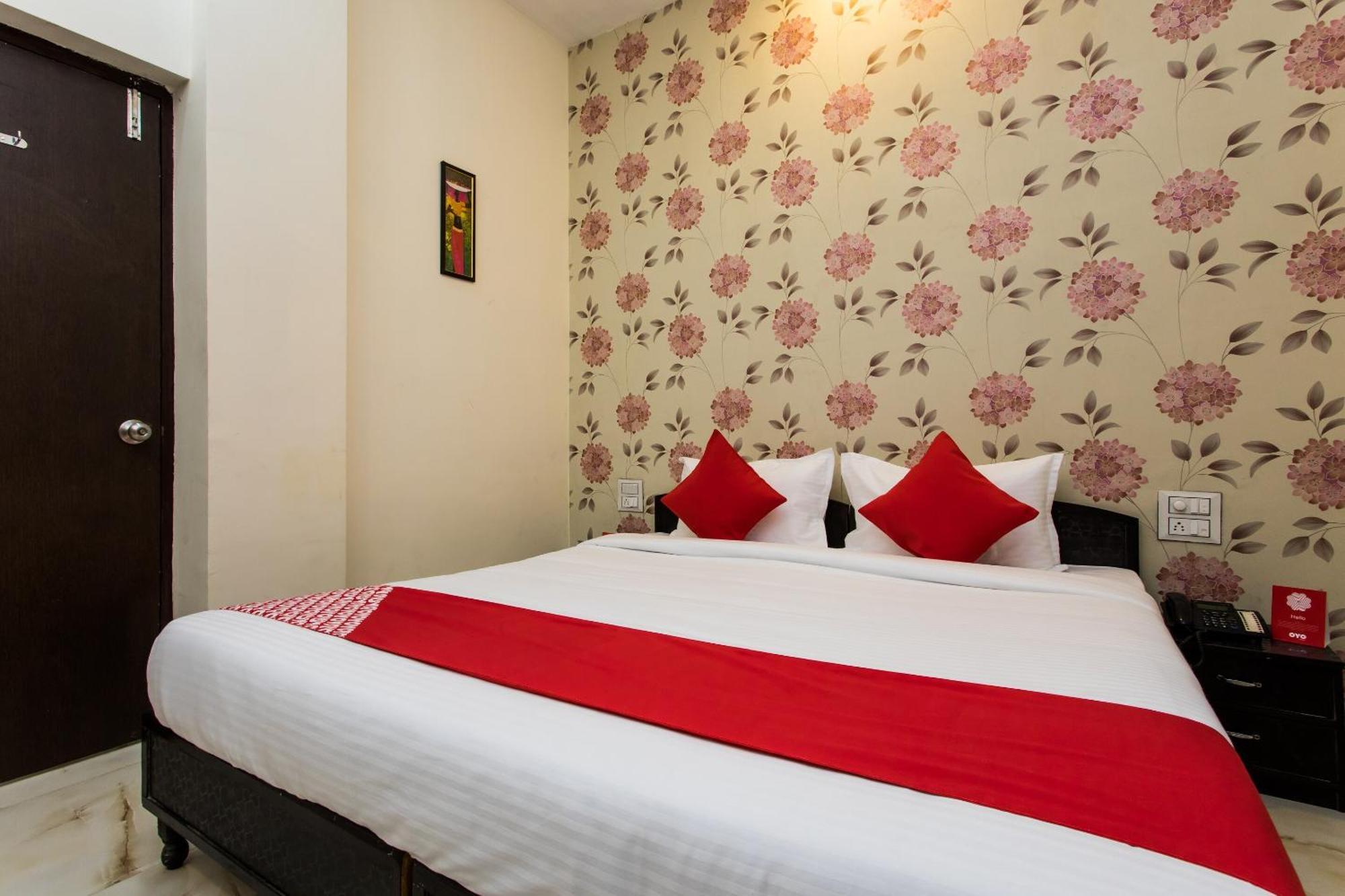 Oyo Sunrise Hotel 4*
